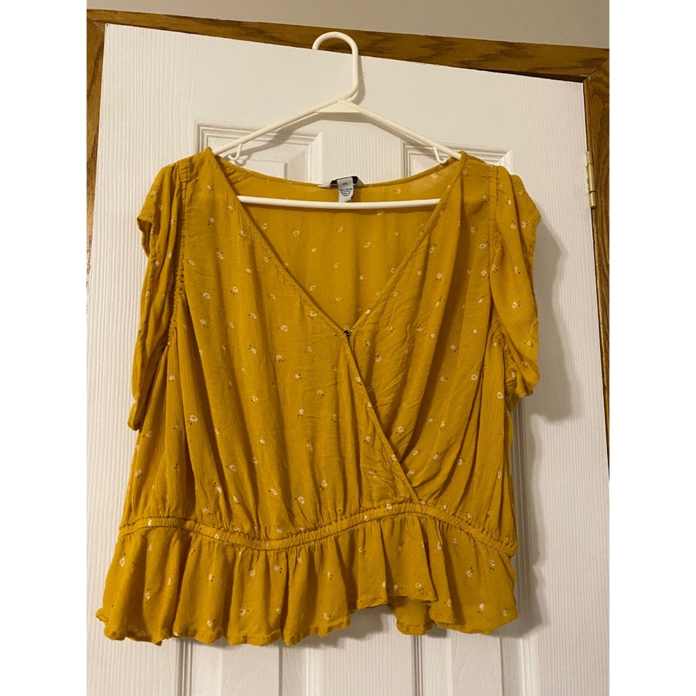 Women’s Top.
